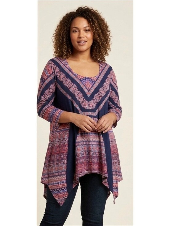 Hannah Tops - Hannah Woman Handkerchief Hem Patterned Top Navy & Red Size 2X